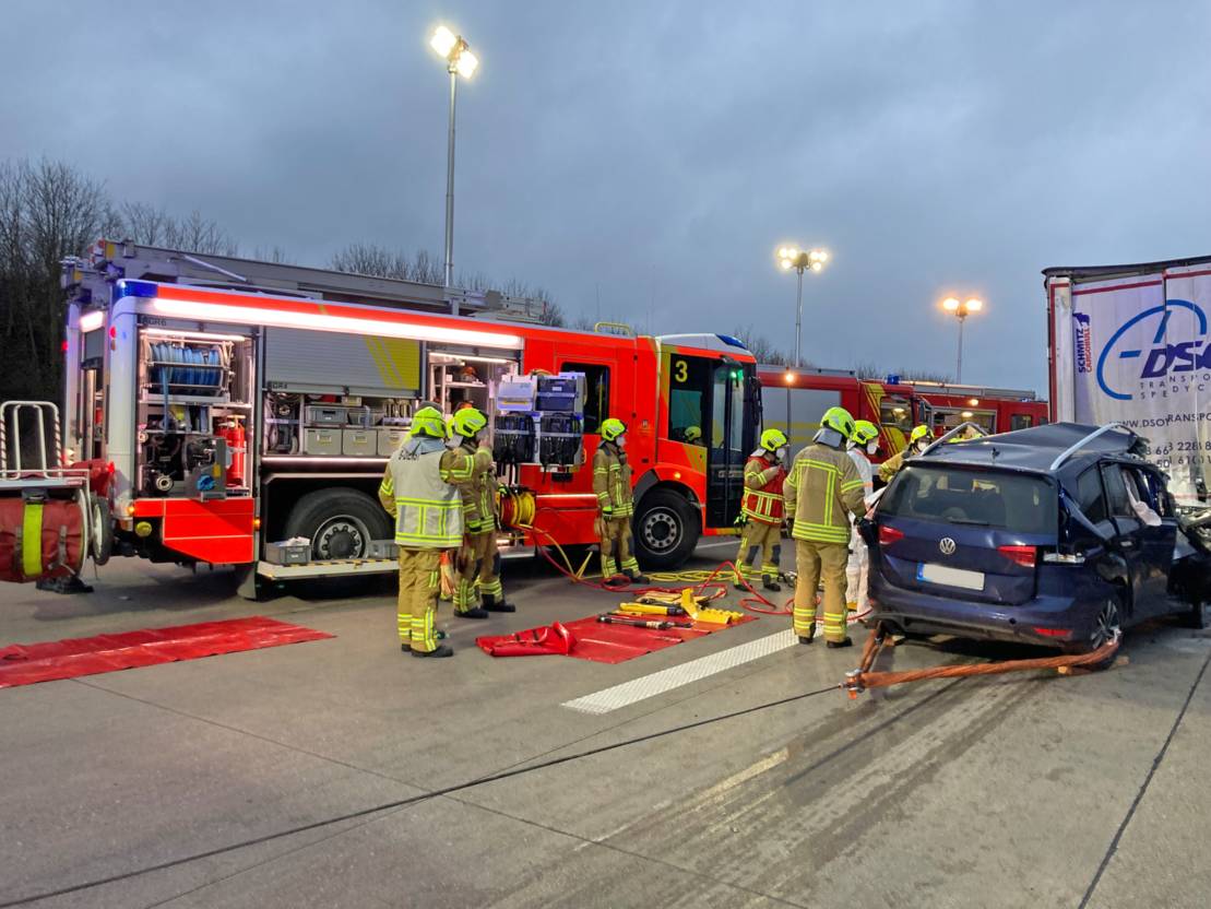 Der schwere Verkehrsunfall auf der BAB 7 forderte ein Todesopfer.